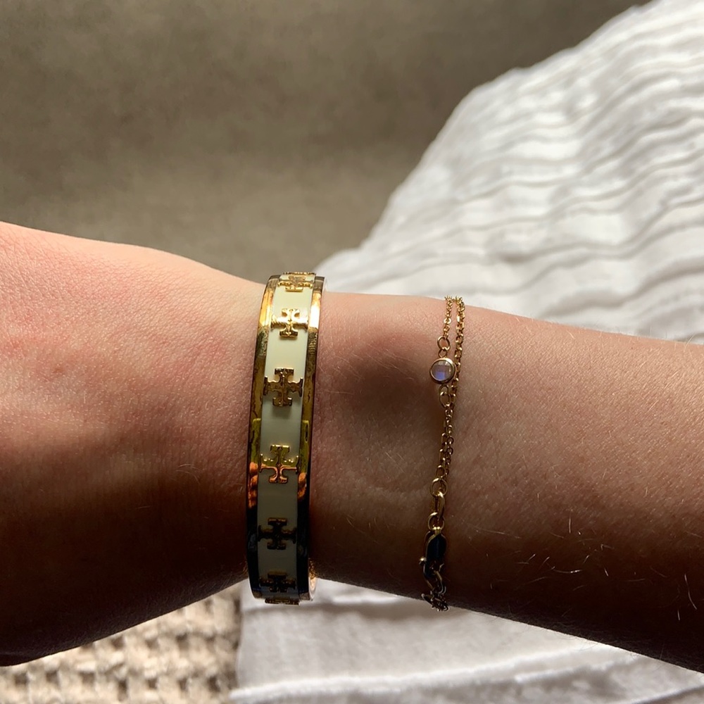 white and gold tory burch bangle